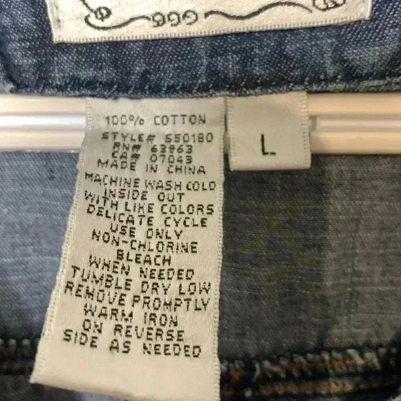 Live a Little Lightweight, Medium Wash Denim Shirt, V Neck, roll Up Sleeves - Picture 4 of 6